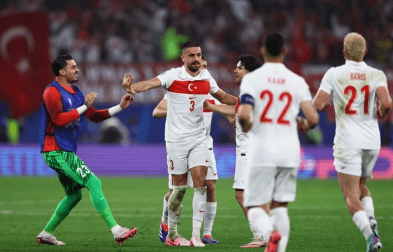 Thổ Nhĩ Kỳ giành tấm vé cuối cùng vào tứ kết Euro 2024