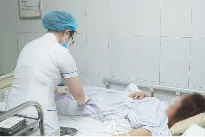Chi 50 triệu đồng để tiêm chất làm trắng da, một phụ nữ bị sốc phản vệ
