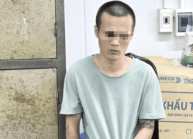 Thanh niên nghi tâm thần đâm thương vong 2 cháu nhỏ