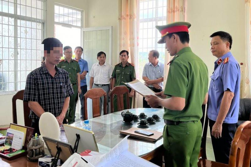 Tạm giam Chủ tịch xã Sơn Giang, Sông Hinh
