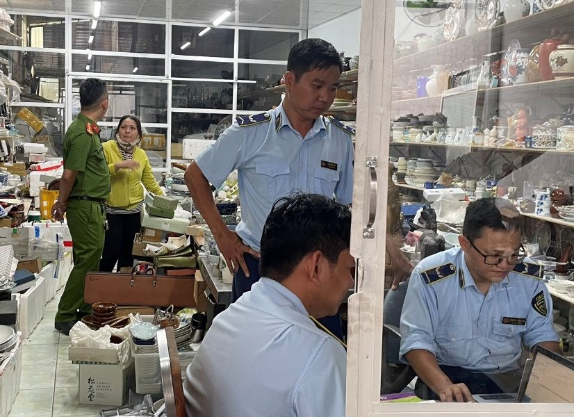 Hàng ngàn sản phẩm “mù” xuất xứ được bán trên mạng
