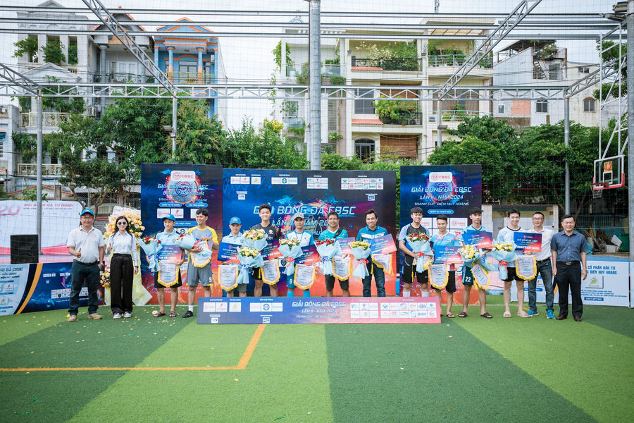 Giải bóng đá CBSC tranh Cup Điện Huy Hoàng chính thức khai mạc