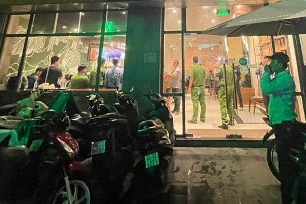 Điều tra vụ án người đàn ông sát hại một phụ nữ trong quán trà sữa rồi tự sát
