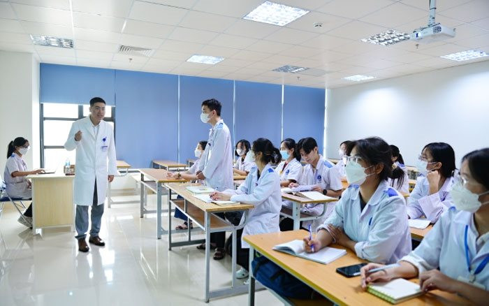 Nhiều trường Y - Dược công bố điểm sàn xét tuyển