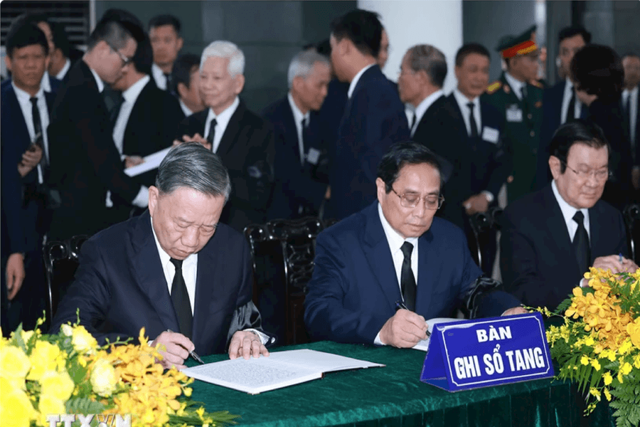 Xúc động những dòng sổ tang của lãnh đạo Đảng, Nhà nước và nhân dân