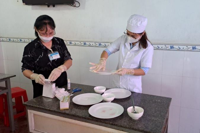 Nhiều du khách nghi bị ngộ độc thực phẩm tại Bình Thuận