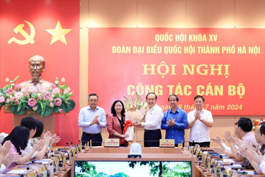 Bà Bùi Thị Minh Hoài được bầu làm Trưởng đoàn đại biểu Quốc hội Thành phố Hà Nội