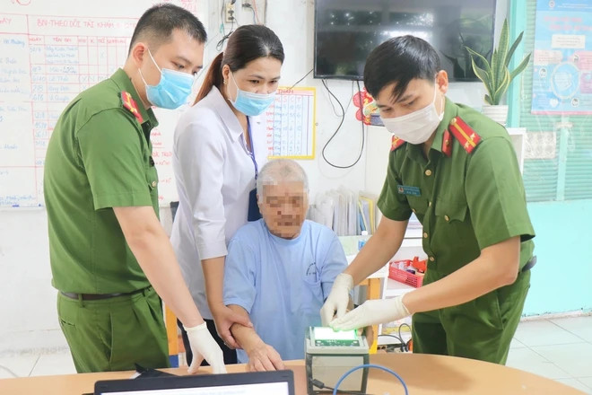Cấp căn cước công dân cho hơn 300 nhân khẩu đặc biệt ở TP. HCM