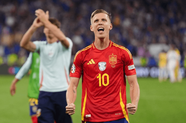 Barca chiêu mộ thành công Dani Olmo