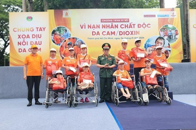 TP Hồ Chí Minh: Hơn 5.000 cán bộ, chiến sĩ và người dân đi bộ đồng hành "Vì nạn nhân chất độc da cam"
