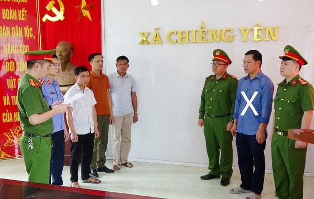"Bắt tay" doanh nhân làm khống, Chủ tịch xã bị giam