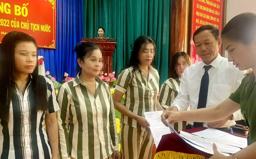 Tòa án lập hồ sơ đề nghị đặc xá trong trường hợp đặc biệt có yêu cầu đối nội, đối ngoại