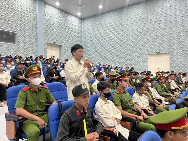 Tổ chức nào đã ký hợp đồng với Công ty Pháp Việt?