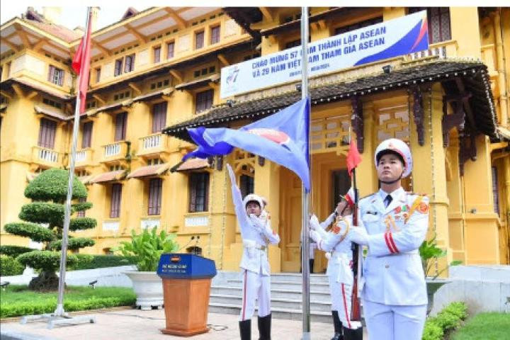 Long trọng Lễ Thượng cờ kỷ niệm 57 năm ngày thành lập Asean