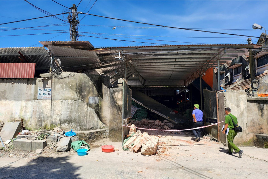 Sập nhà xưởng ở Ninh Bình, 2 người tử vong
