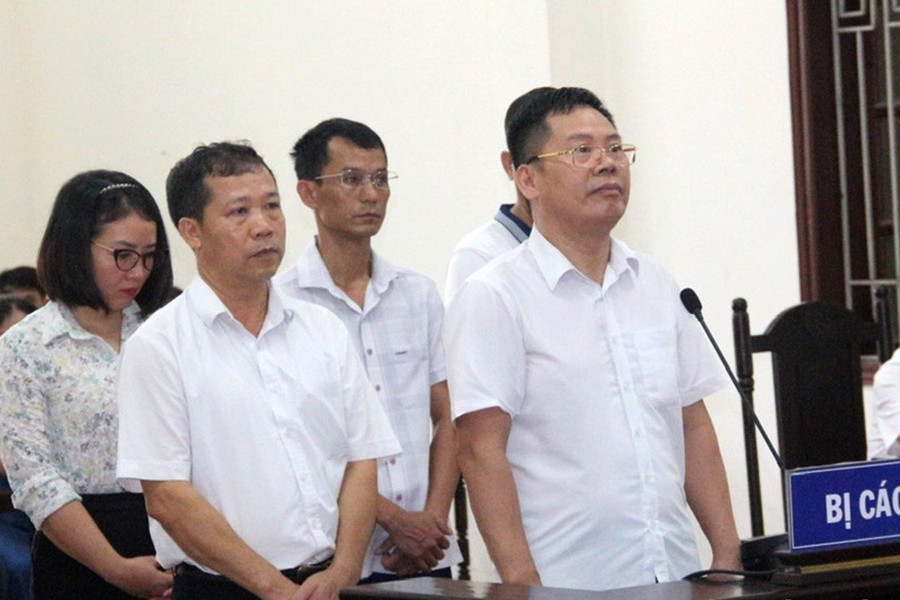 Nhiều cựu cán bộ Điện lực Cao Phong lĩnh án