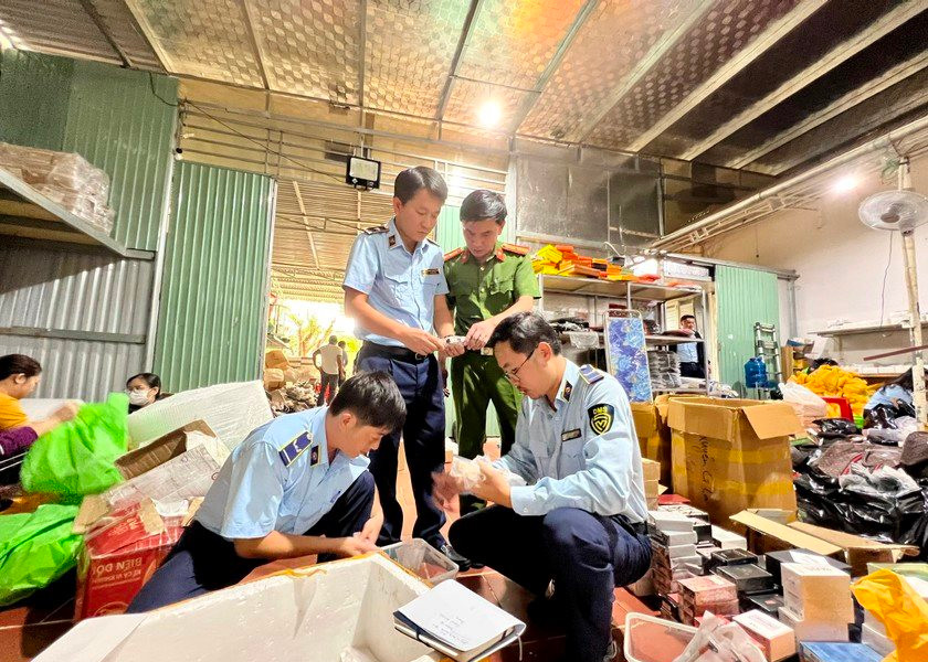 Kỳ 1: Mỹ phẩm "công dụng như thần dược" bủa vây người tiêu dùng