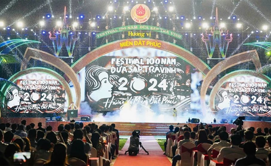 Trà Vinh: Khai mạc Festival 100 năm dừa sáp tại huyện Cầu Kè