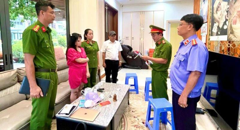 Tìm bị hại vụ nữ giám đốc 'nổ' quen nhiều lãnh đạo