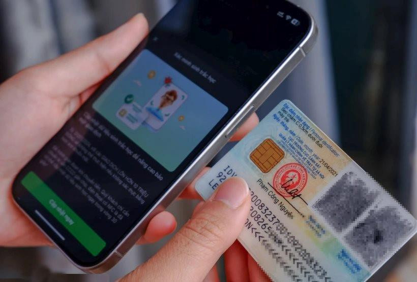 Từ 2025, không được giao dịch thẻ online khi chưa xác thực sinh trắc học