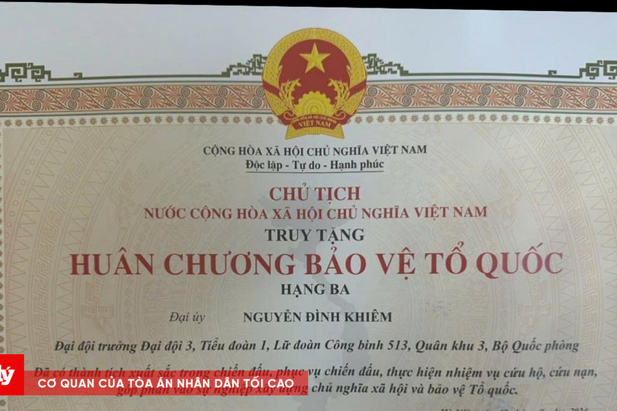 Truy tặng Huân chương Bảo vệ Tổ quốc hạng Ba cho Đại úy Nguyễn Đình Khiêm