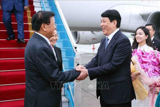 Tổng Bí thư, Chủ tịch nước Lào đến Hà Nội
