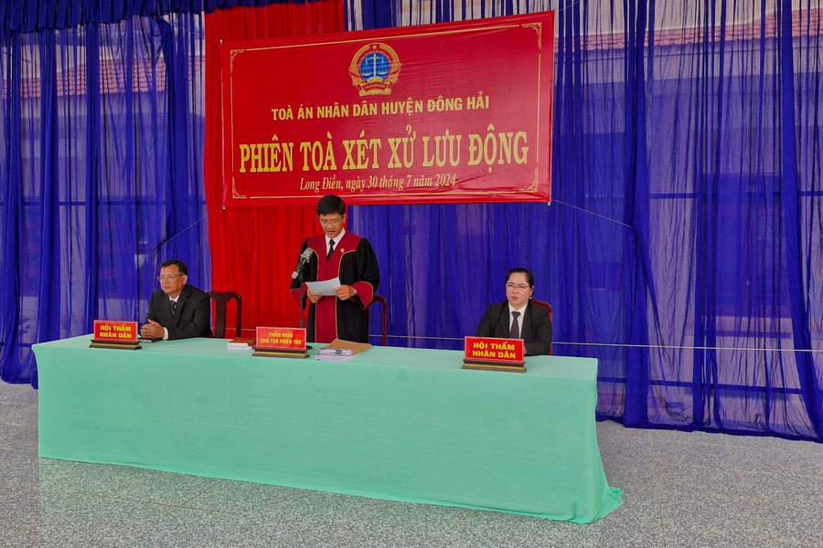 Vị Thẩm phán trẻ "say nghề"