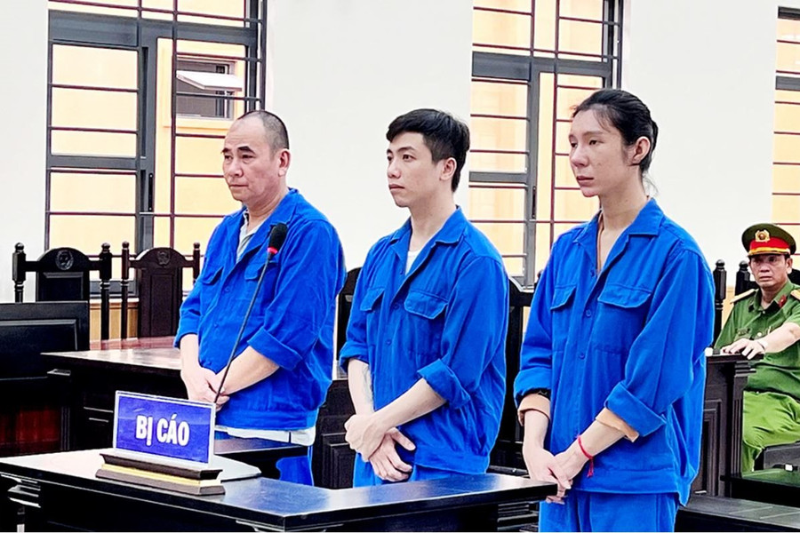 Đang đi giao ma túy cho con nghiện thì bị bắt
