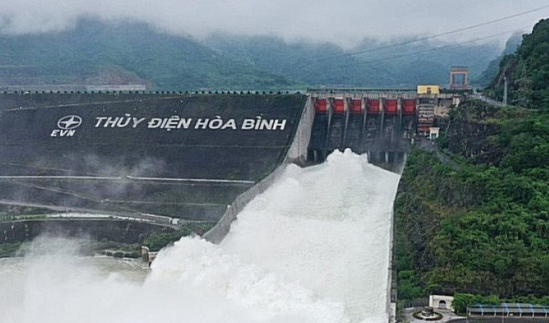 12h trưa nay đóng cửa xả đáy còn lại hồ thủy điện Hòa Bình