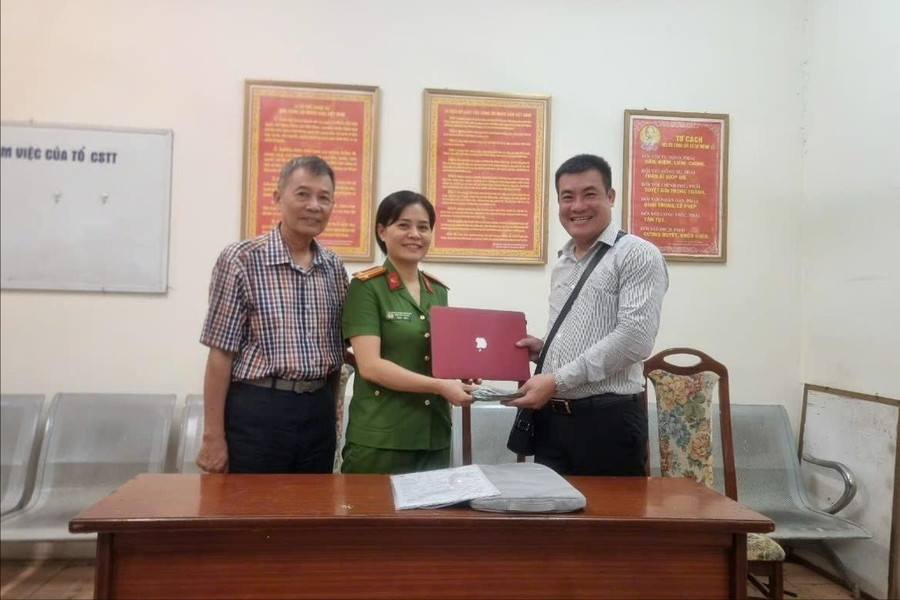 Tổ trưởng dân phố trả lại người đánh rơi 70 triệu đồng