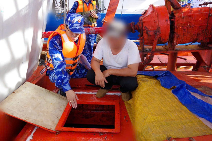Bắt giữ tàu vận chuyển hơn 70.000 lít dầu DO trái phép trên vùng biển Tây nam