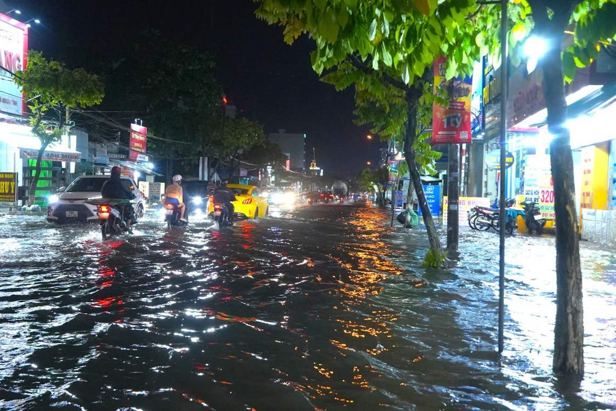 Cảnh báo Cần Thơ ngập lụt do triều cường kết hợp mưa lớn