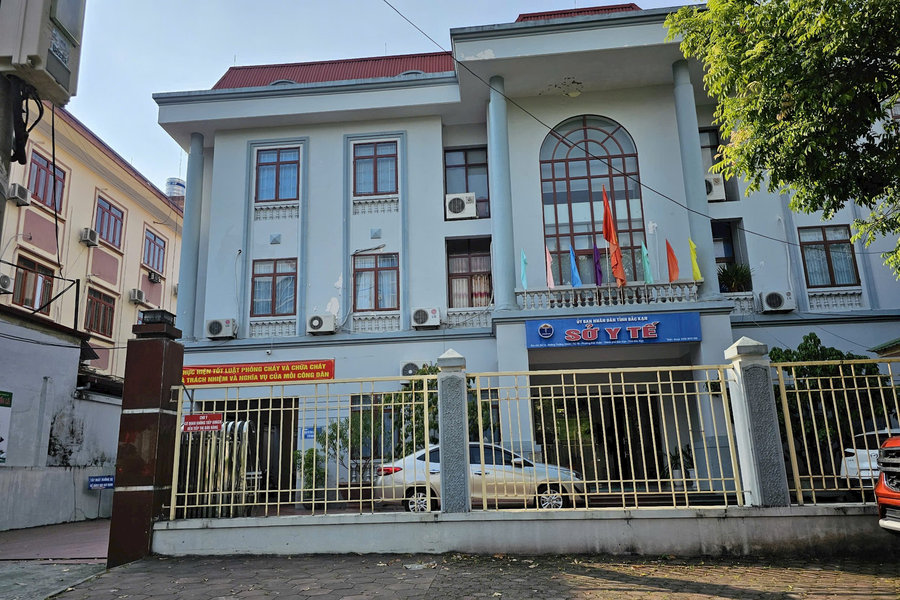Điều chuyển cán bộ thuộc Sở Y tế Bắc Kạn: Sở đang làm quy trình nhưng cán bộ không hợp tác