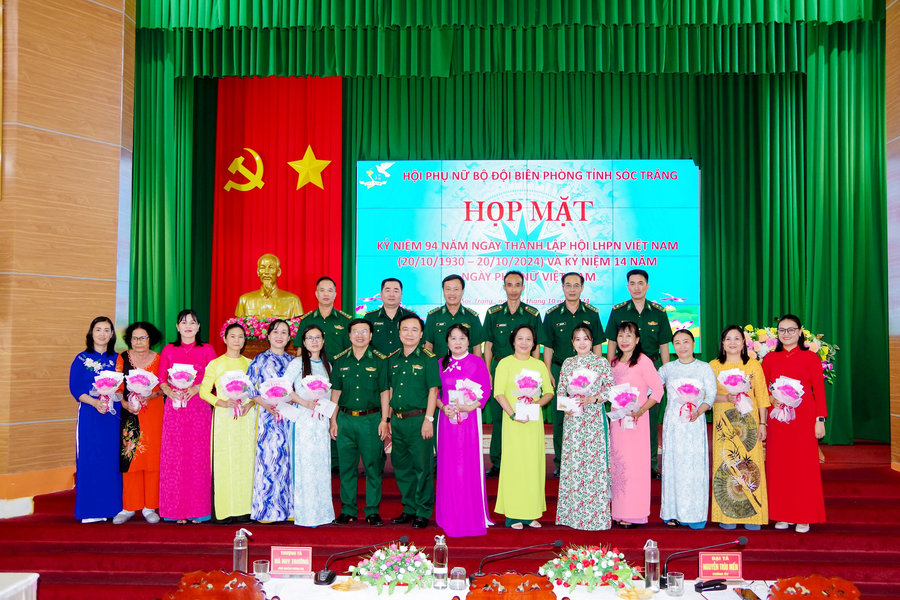 Họp mặt kỷ niệm Ngày thành lập Hội Liên hiệp Phụ nữ Việt Nam