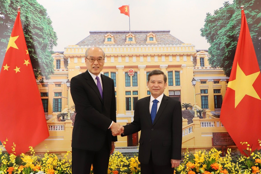 Chánh án TANDTC Lê Minh Trí tiếp và hội đàm với Chánh án TANDTC Trung Quốc Trương Quân