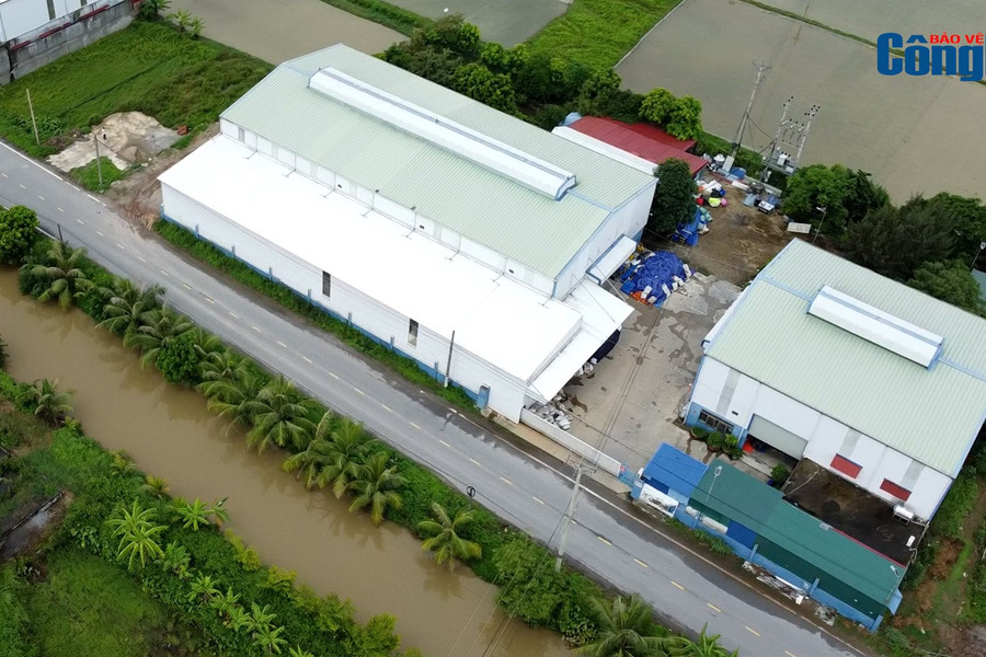 Hưng Nhân (Vĩnh Bảo - Hải Phòng): Nhà xưởng không phép lấn chiếm hành lang ATGT