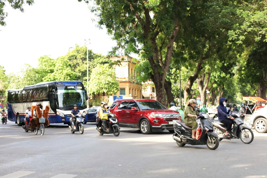 Dự báo thời tiết ngày 26/10/2024: Hà Nội sáng sớm trời lạnh, ngày nắng, đêm mưa rào