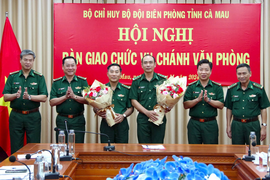 BĐBP Cà Mau bàn giao chức vụ Chánh Văn phòng