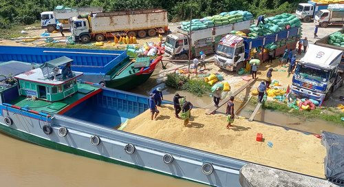 Xử lý "nóng” bến thủy hoạt động trái phép ngay sau khi Báo Công lý phản ánh