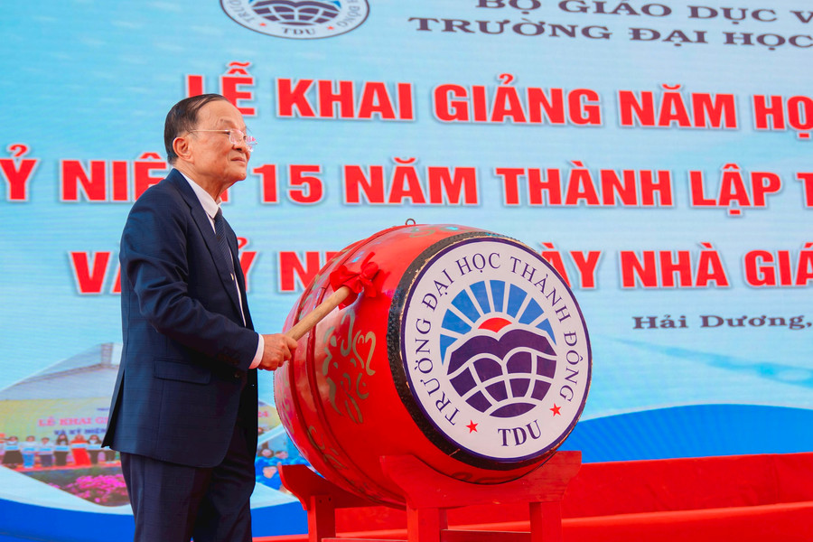Trường Đại học Thành Đông kỷ niệm 15 năm thành lập, chào mừng Ngày Nhà giáo Việt Nam 20/11