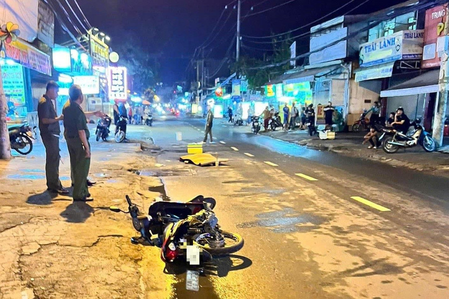 Tự ngã trên đường, shipper cán trúng dẫn đến tử vong