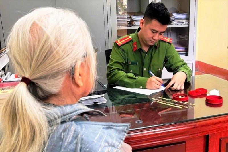 Cụ bà 88 tuổi bị kẻ giả danh công an lừa gạt