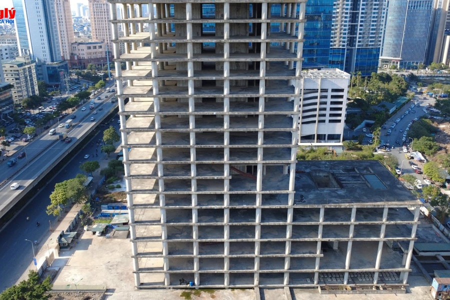 Ngắm tòa nhà 2.700 tỉ của Vicem bỏ hoang ở nơi hiện đại nhất Thủ đô
