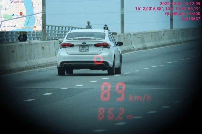 Chạy quá tốc độ, lộ vụ xe mất cắp 5 năm trước