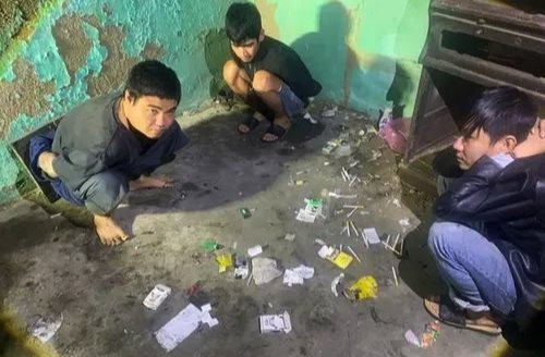 Bắt quả tang 3 đối tượng đang sử dụng ma túy trái phép