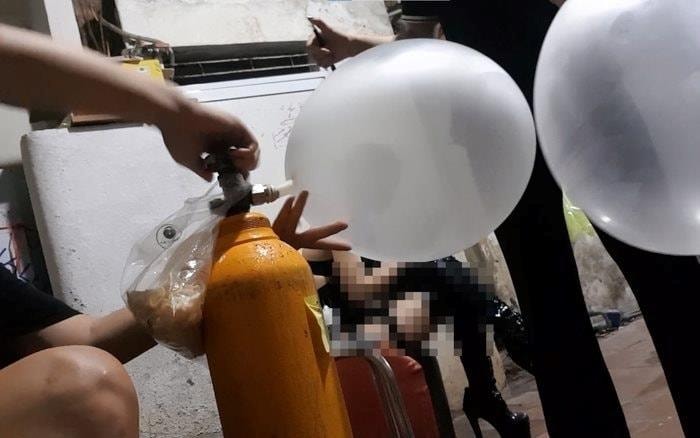 Việt Nam chính thức cấm bóng cười