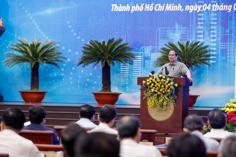 Thủ tướng: Nhìn xa trông rộng, nghĩ sâu làm lớn khi triển khai Quy hoạch TPHCM