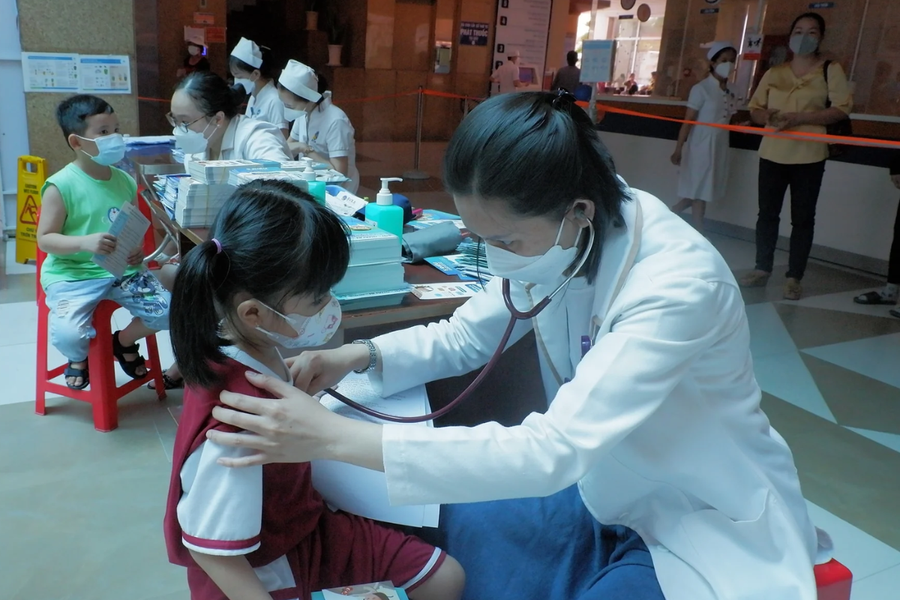 Triển khai chiến dịch tiêm vắc xin sởi cho trẻ dưới 9 tháng tuổi trên địa bàn Hà Nội