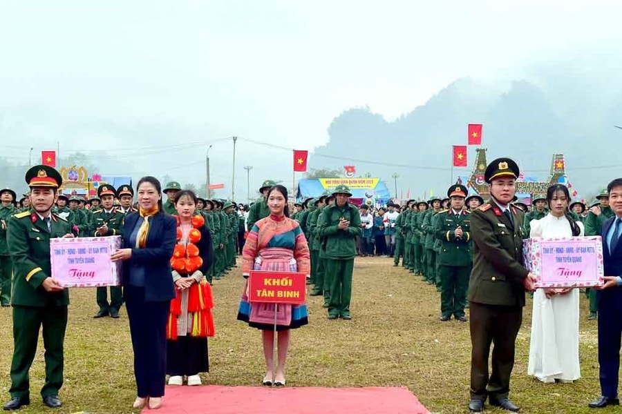 Lâm Bình - Tuyên Quang: 106 tân binh lên đường làm nhiệm vụ xây dựng và bảo vệ Tổ quốc