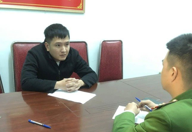 Nghệ An: Tạm giữ người đàn ông đánh tới tấp nam sinh lớp 11